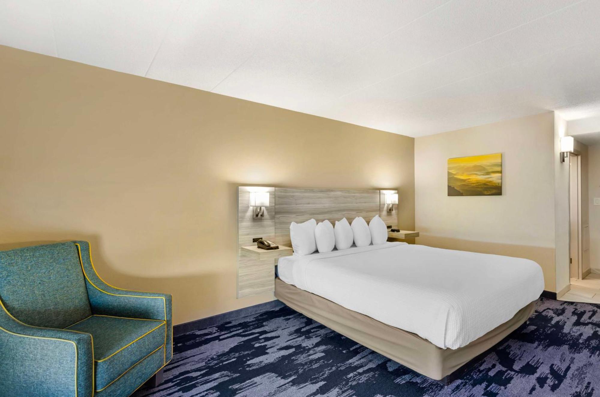 Best Western Plus Beckley Inn Exterior photo